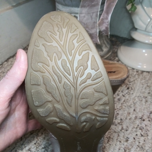 Earth Mendon Boho/Western Studded Taupe Nubuck Leather Mules - Picture 11 of 13